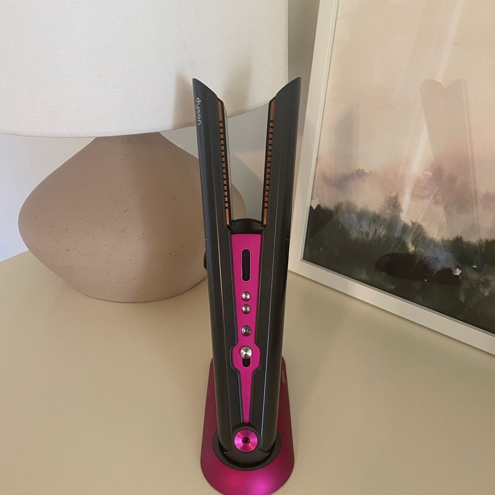 Dyson straightener